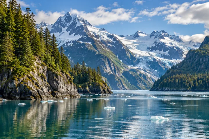 Alaskan fjord and mountains — destination illustration
